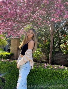 Send me a message and i ll show you how i suck cock