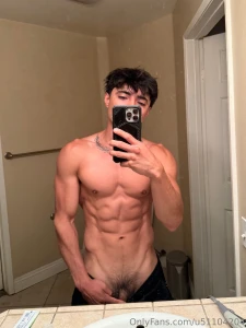Woke up feeling shredded af