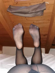 Vi piacciono le calze fatemi sapere perch voglio farvi sentire l odore