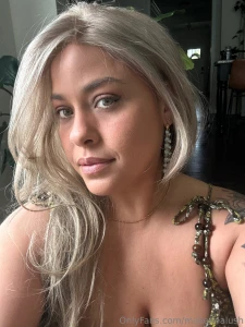 Can we all agree that it s too hot outside