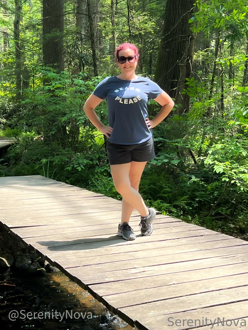 Only when she wanders will she find a new path 