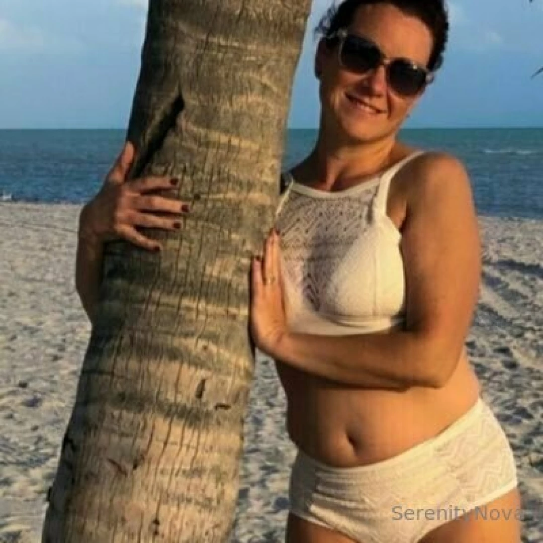 I m just sending out a small smile to whoever might need one today 