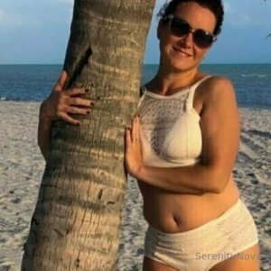 I m just sending out a small smile to whoever might need one today