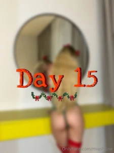 I promised santa to be a good girl this year watch me how i try my