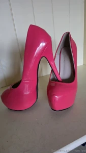 200 squited in high heels