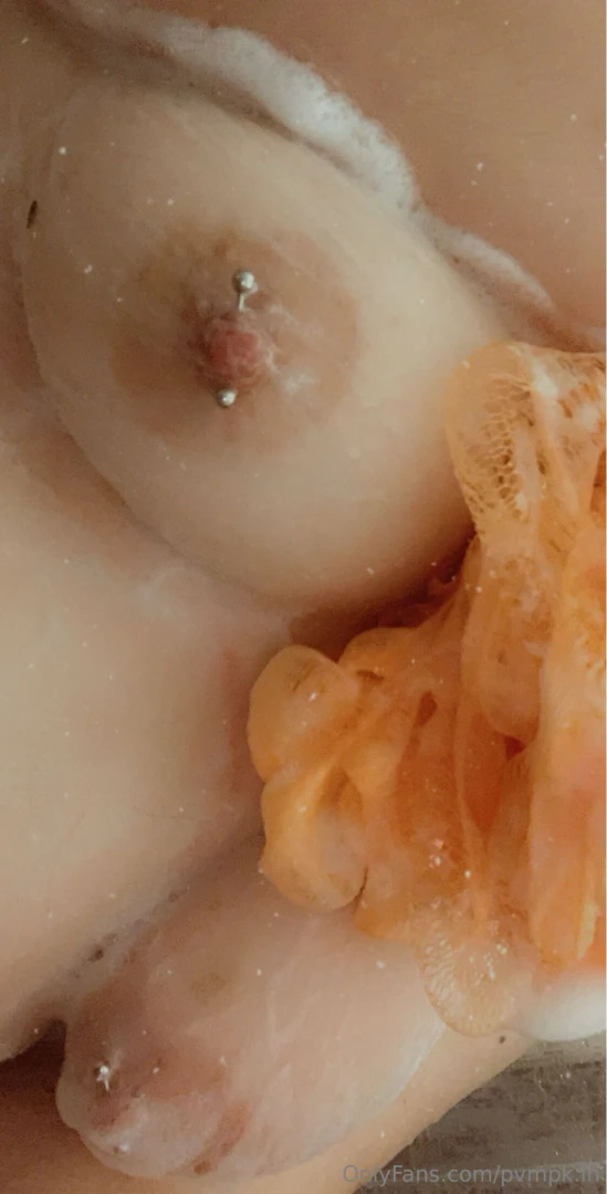 Heavily debating on piercing my nipples again 