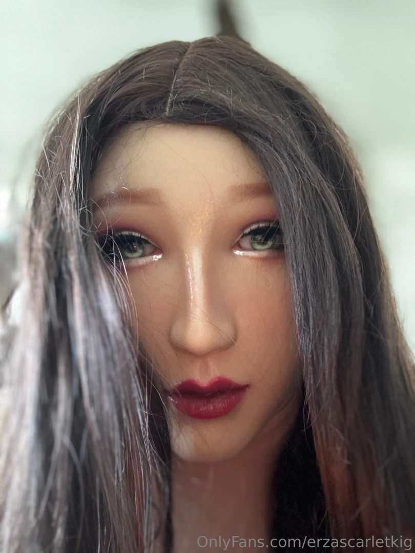 My old long wig is such a mess 