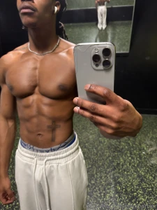 Mirror s foggy but the vision s clear i m him