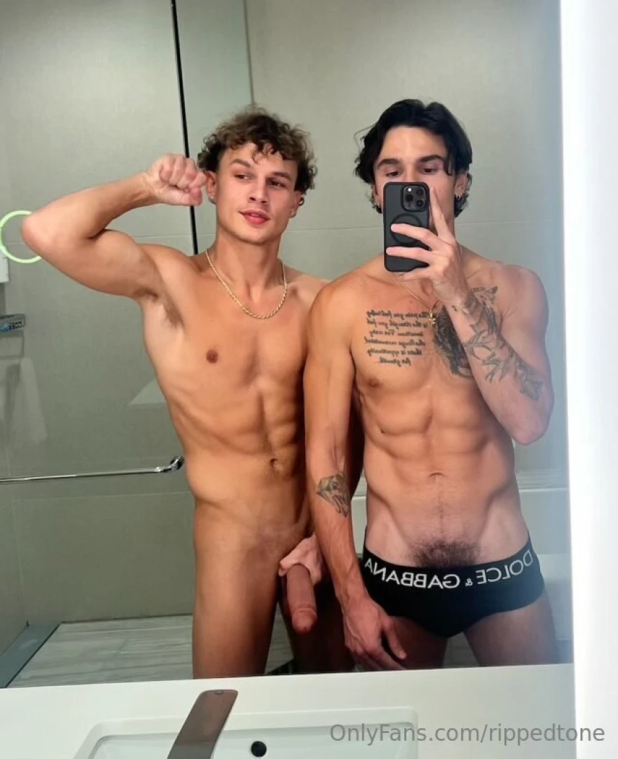 Grindr hookup with hung model his cock was so big i couldn t get 