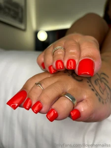 The pretty red toes of prettypediprin part 3