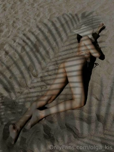 I m olya and i love to relax and sunbathe would you sunbathe naked