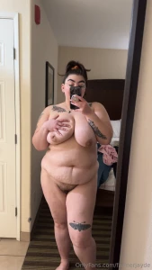 Hotel mirror selfies are always a must part 1