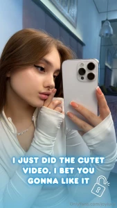 I was cooking and and felt way too cute not to play i started posing