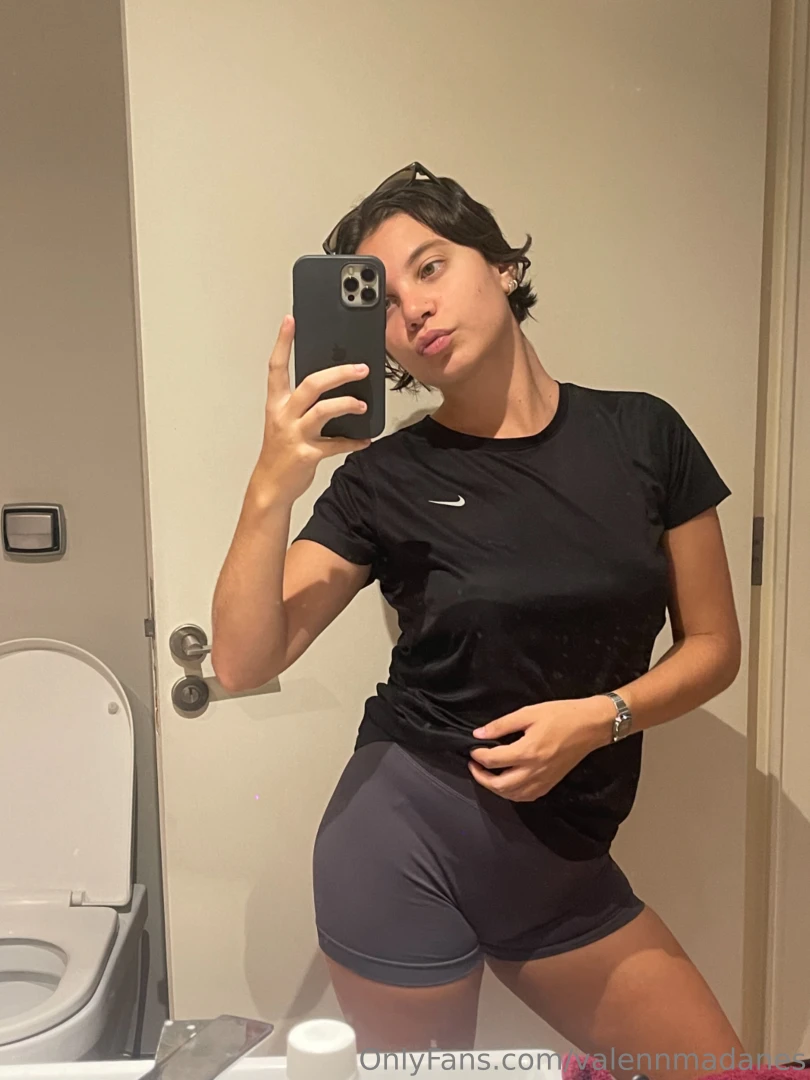 Dicen que la ropa de gym motiva pero capaz te motivo otra cosa 