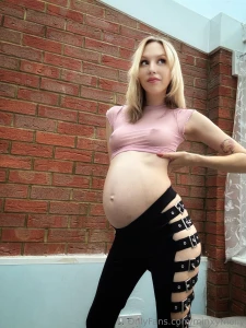 Does my bump look cute in this