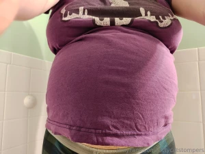 Am i looking big i wish i was bigger