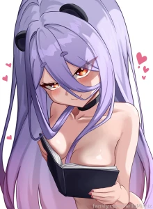 Book trend but with my vtuber this time uwu barely a difference