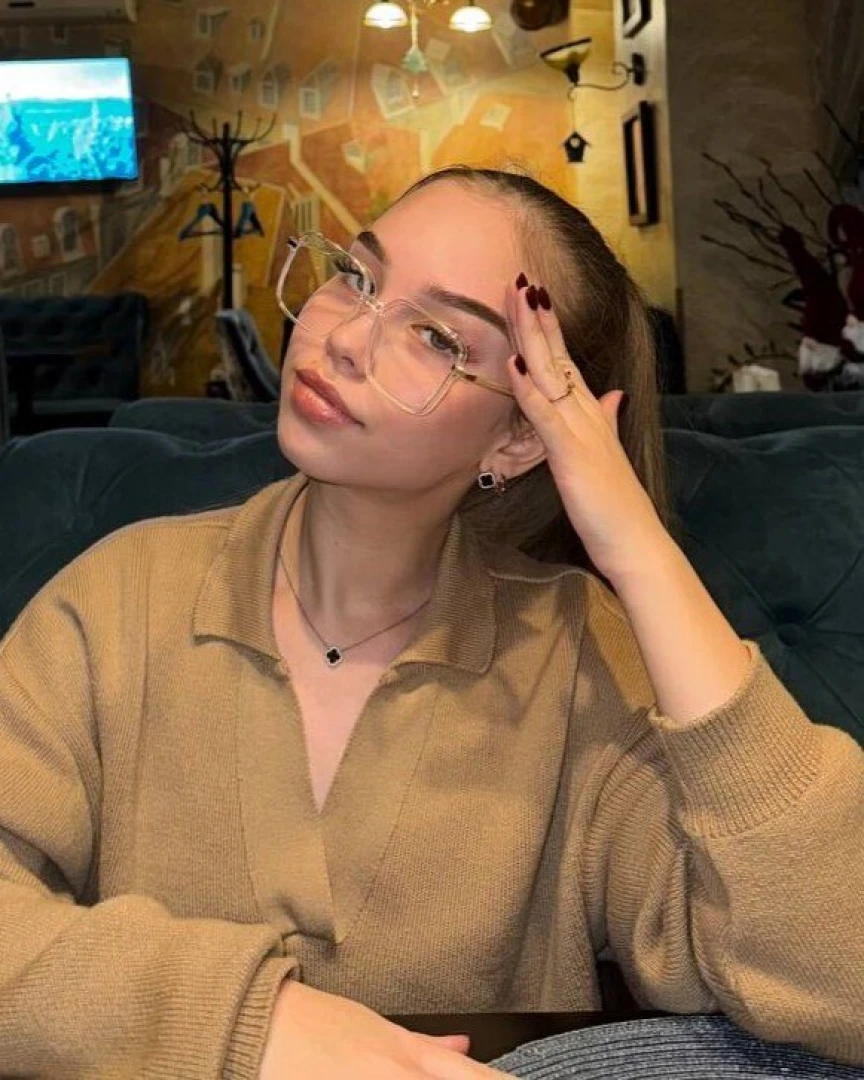 Cutie is waiting for her giant burger 