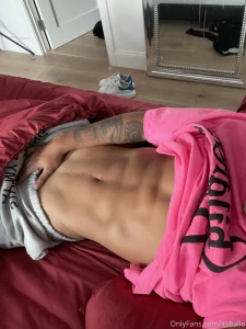 Up for a hardcore jerk off session tonight time to destroy myself if