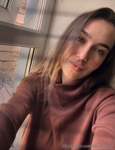 Cutie miasunrise loves getting her little pussy kneaded this angel