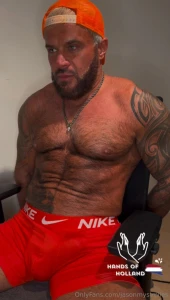 Look at the faces this alpha daddy makes when i keep jerking him after