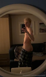 Come back to my cruise room with me