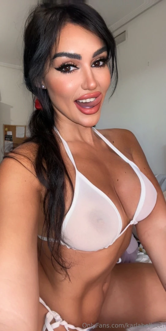 Feeling generous who wants a custom surprise today 