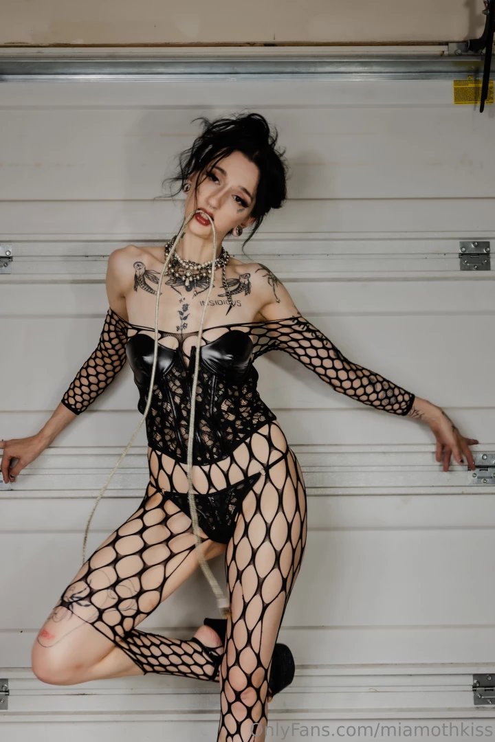 Hdmi more to see on miamothkiss vip 