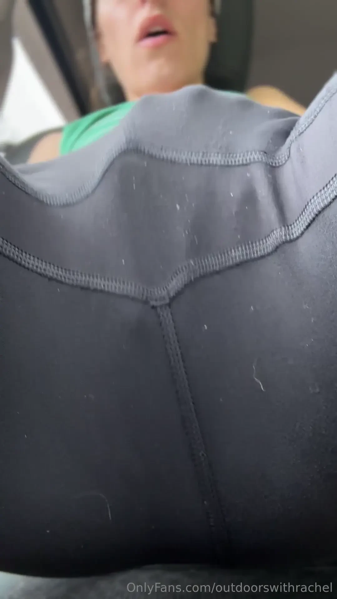 After some rainy speedwork in the rain i take advantage of my post run 