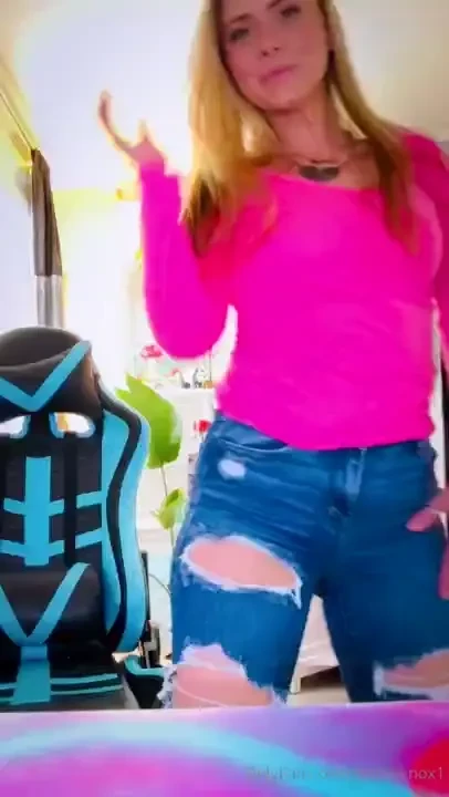 I m still alive happy thursday enjoy this silly video i just made 