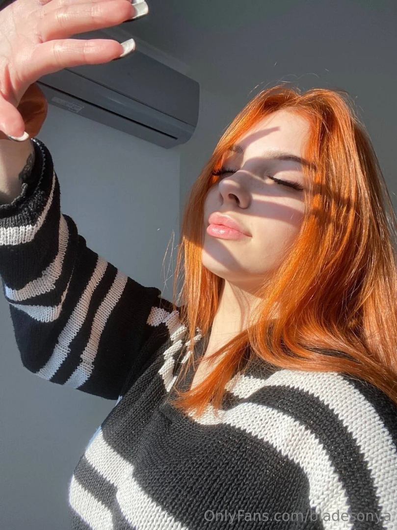 Woke up feeling like i look pretty darn good put on makeup or just let 