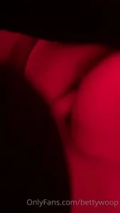 Watch his big dick slide in and out of me look how much i enjoy it