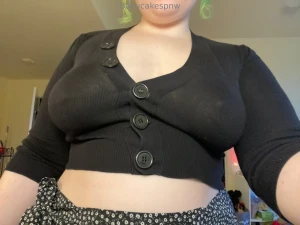 Good god my tits be breasting boobily in this shirt