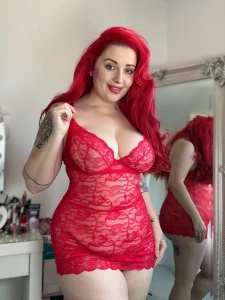 Do you think this red lace suits me