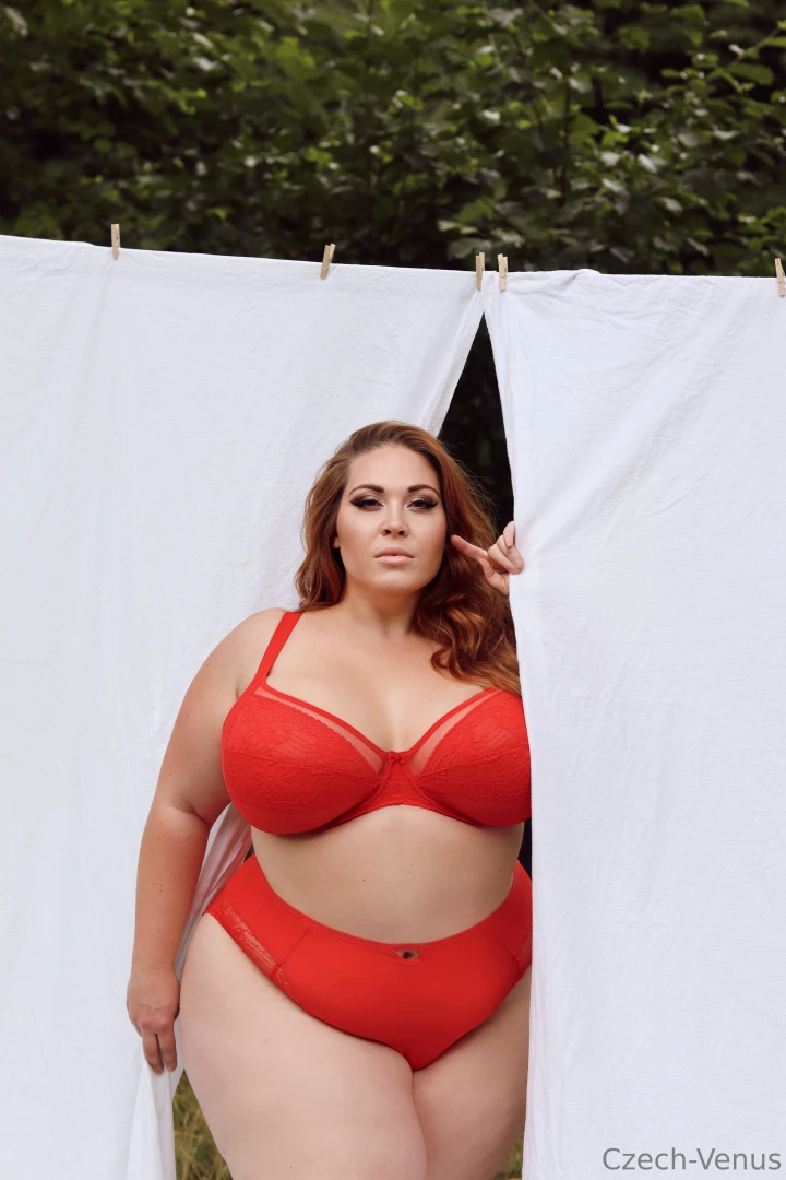 They say red is the color of desire would you agree k se e erven je 