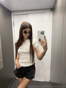 Such a classic style i like so much what kind of clothes do you like