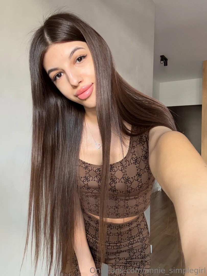 Caught a moment when i m feeling especially cute smile back at me 