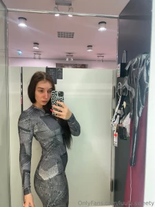 Sometimes the outfit just highlights what i already love about myself