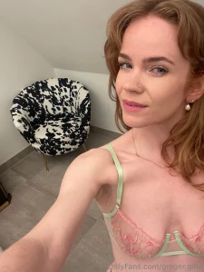 Broke down booked a room found a cuck chair begging for a show there part 1