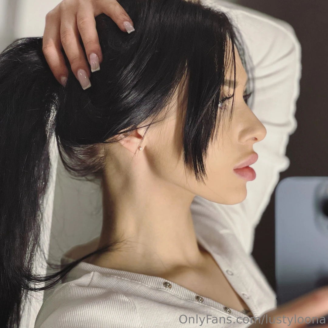 Catchin my best side but i d rather catch u in my inbox 