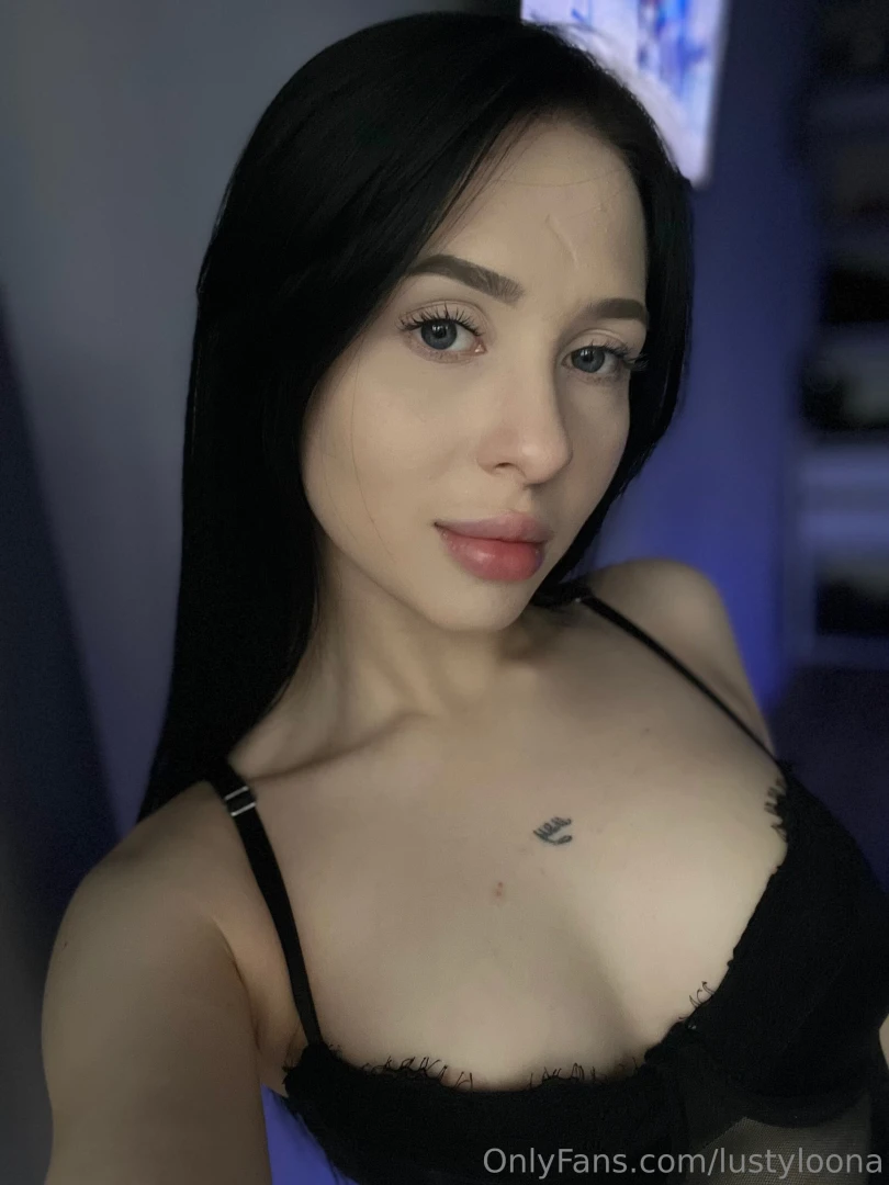 Just a lil selfie to brighten your day hope its working 