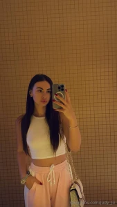 Morning vibes started the day with a little mirror selfie before