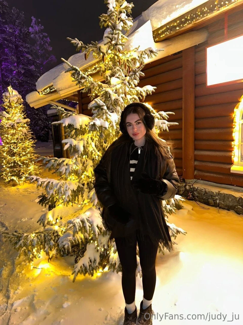 It s a sunny day today and the mood is great i decided to take a walk 