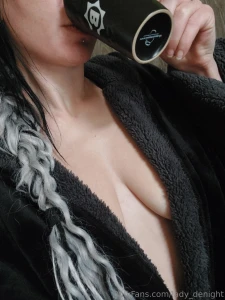 Guten morgen wer braucht auch immer einen kaffee am morgen