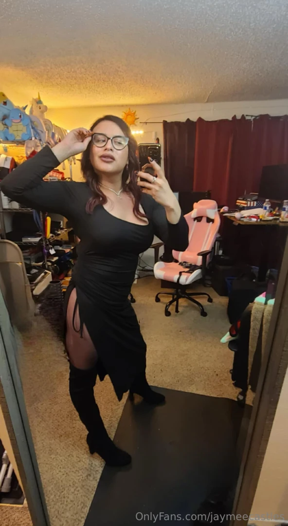 Who s that sexy thang i see over there that s me standing in the part 3 