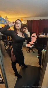 Who s that sexy thang i see over there that s me standing in the part 3