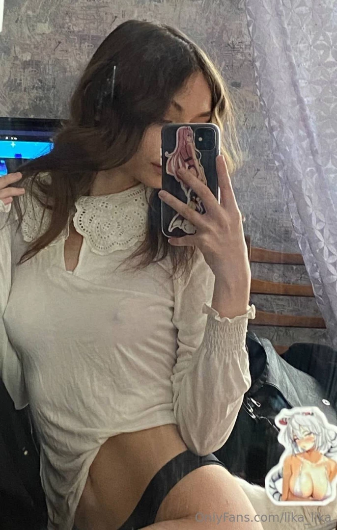 I love to go bra-less at home and take pictures of my breasts in 