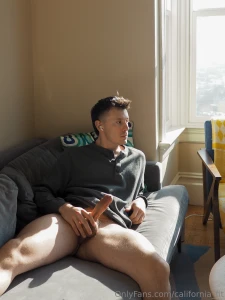 A gay guy will be like got a haircut and this will be the pic i got a