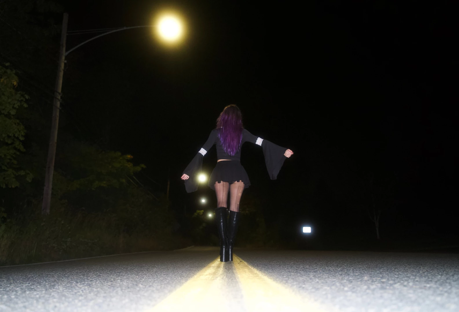 Walk with me under the street lights 