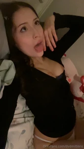 I want daddys cum in my mouth so bad